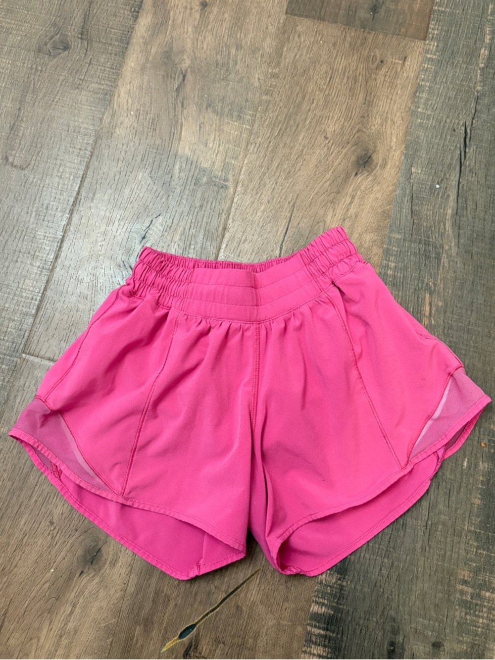 Lululemon Pink Hotty Hot Shorts Size 2 Tall 🫧